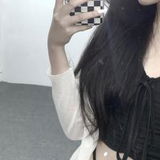 艿頭䒕是汾红色